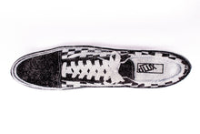 d.Lux Old Skool Silver Edition Skateboard (Silver Border)